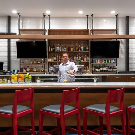 Holiday Inn Denver East By Ihg Eksteriør bilde